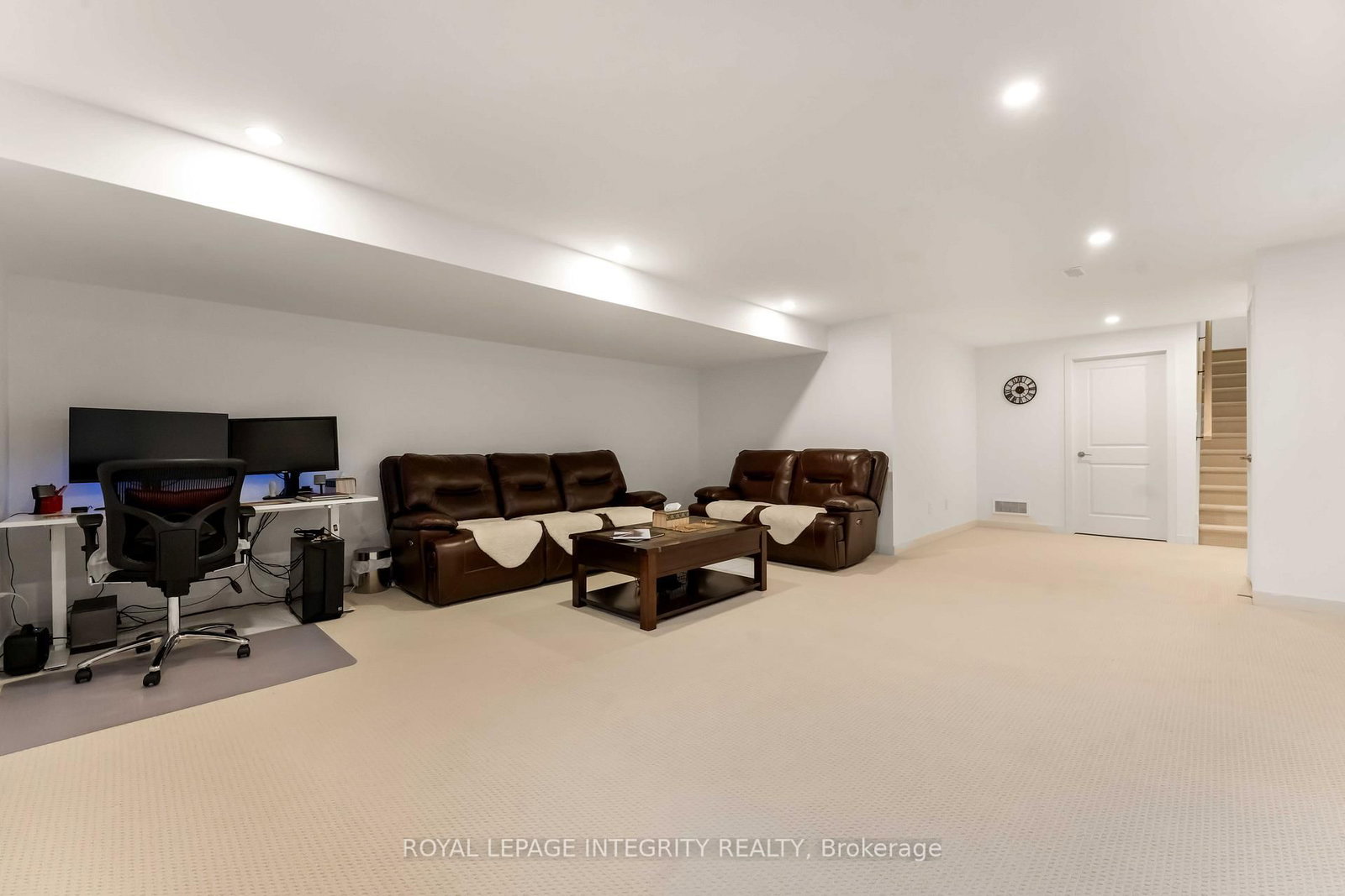 221 Finsbury Avenue - Photo 42