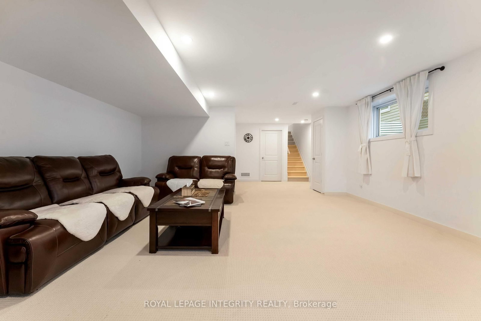 221 Finsbury Avenue - Photo 43