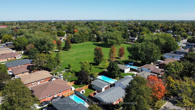 292 Redford Crescent