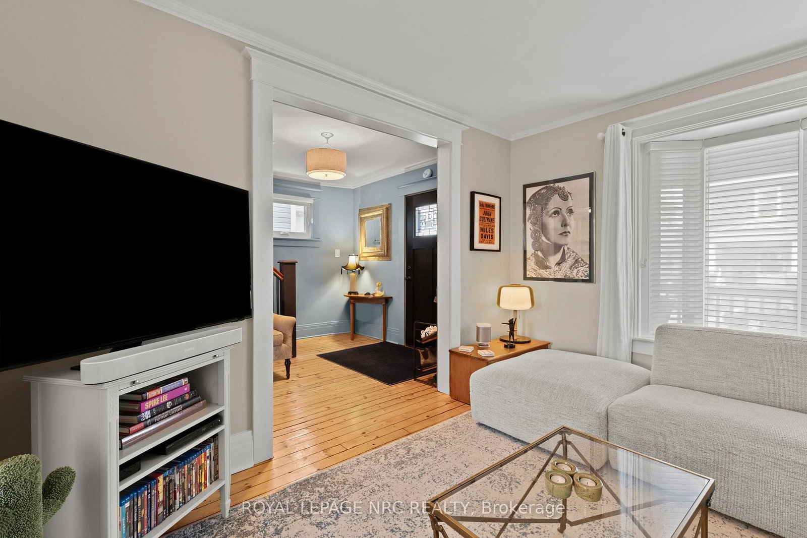 Detached House for sale at 51 Chaplin Avenue, St. Catharines, Ontario, L2R 2E4 - Downtown - MLS: X12981638