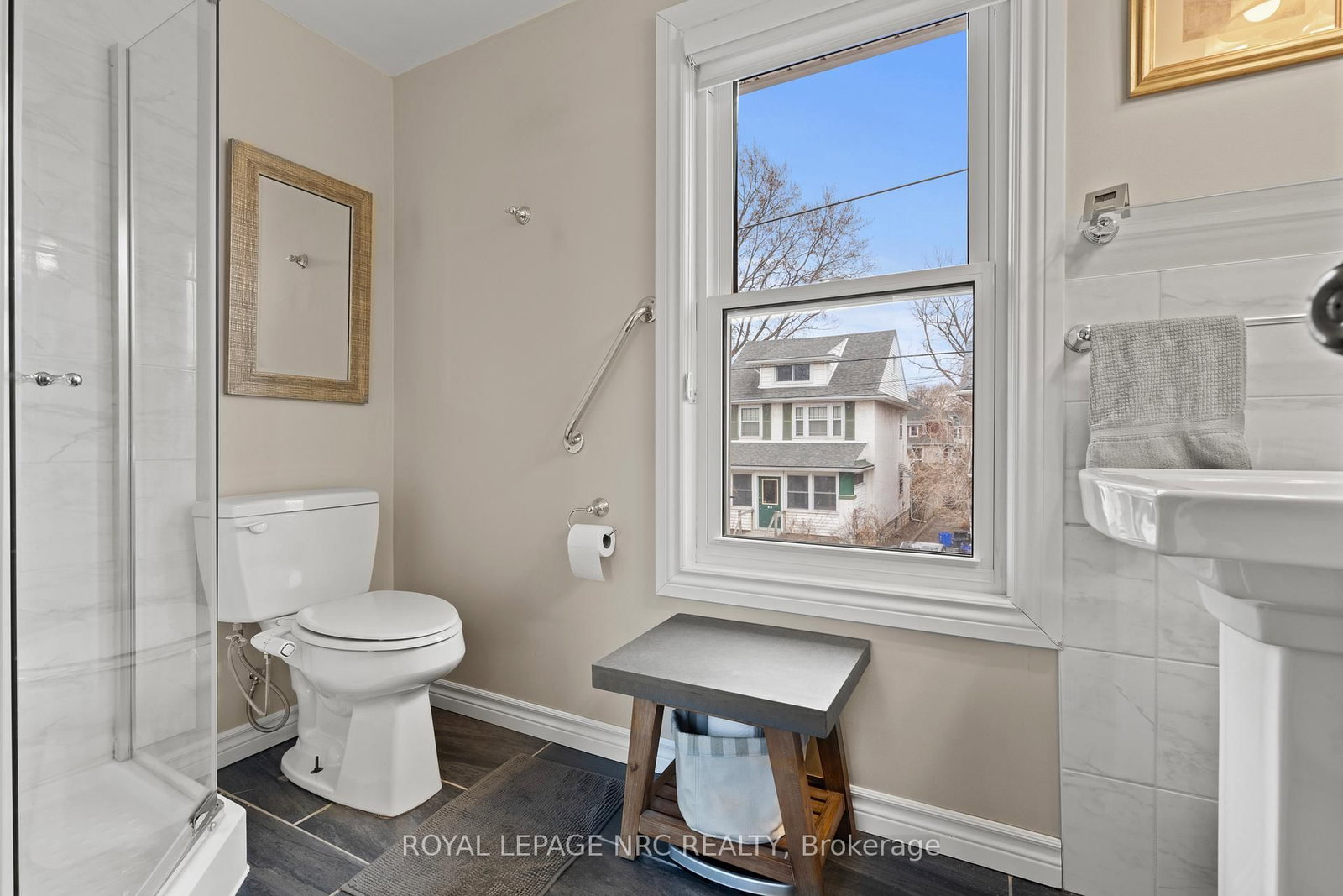 Detached House for sale at 51 Chaplin Avenue, St. Catharines, Ontario, L2R 2E4 - Downtown - MLS: X12981638