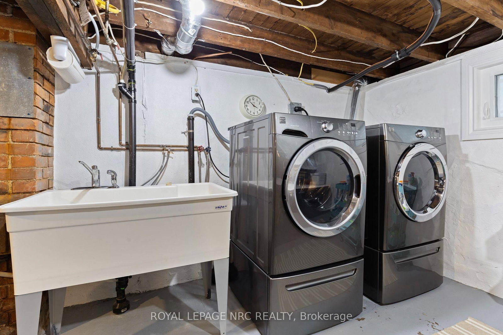 Detached House for sale at 51 Chaplin Avenue, St. Catharines, Ontario, L2R 2E4 - Downtown - MLS: X12981638