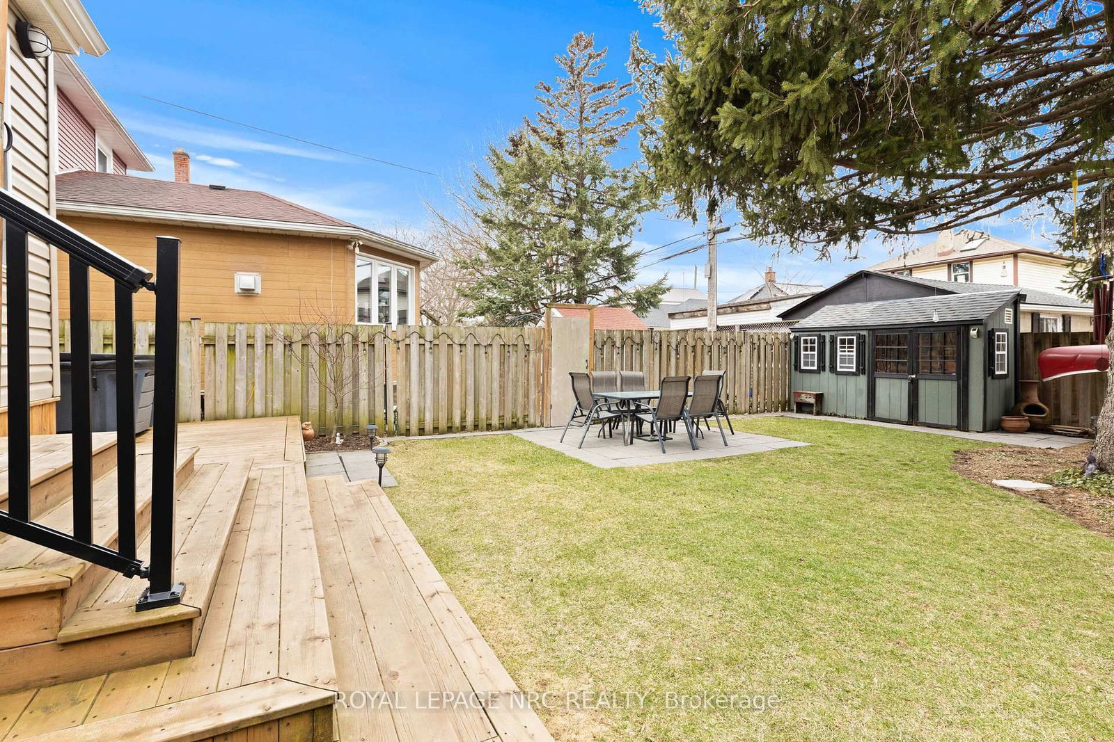 Detached House for sale at 51 Chaplin Avenue, St. Catharines, Ontario, L2R 2E4 - Downtown - MLS: X12981638