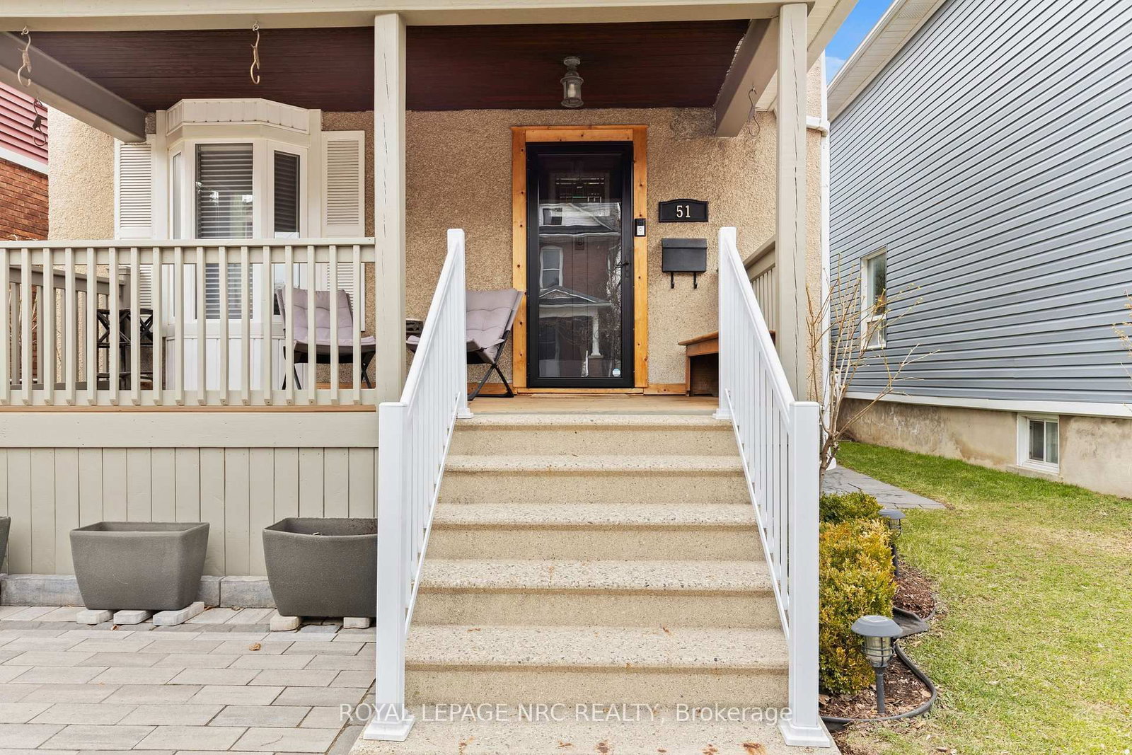 Detached House for sale at 51 Chaplin Avenue, St. Catharines, Ontario, L2R 2E4 - Downtown - MLS: X12981638