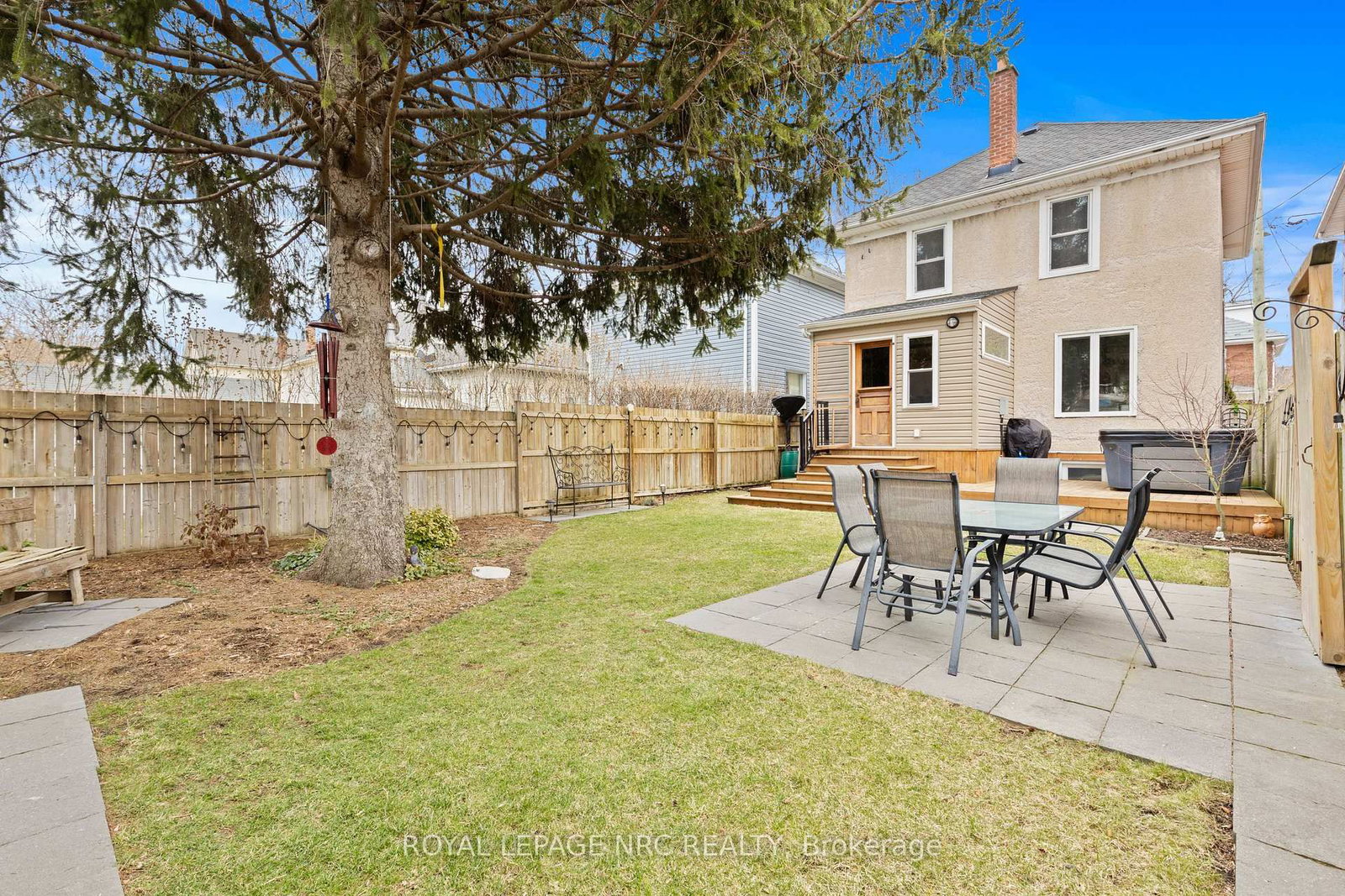 Detached House for sale at 51 Chaplin Avenue, St. Catharines, Ontario, L2R 2E4 - Downtown - MLS: X12981638