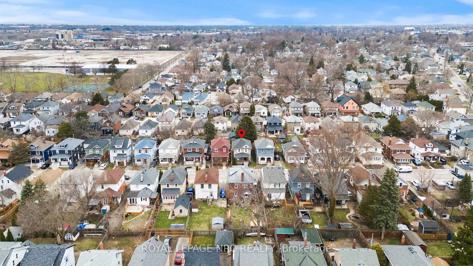 Detached House for sale at 51 Chaplin Avenue, St. Catharines, Ontario, L2R 2E4 - Downtown - MLS: X12981638