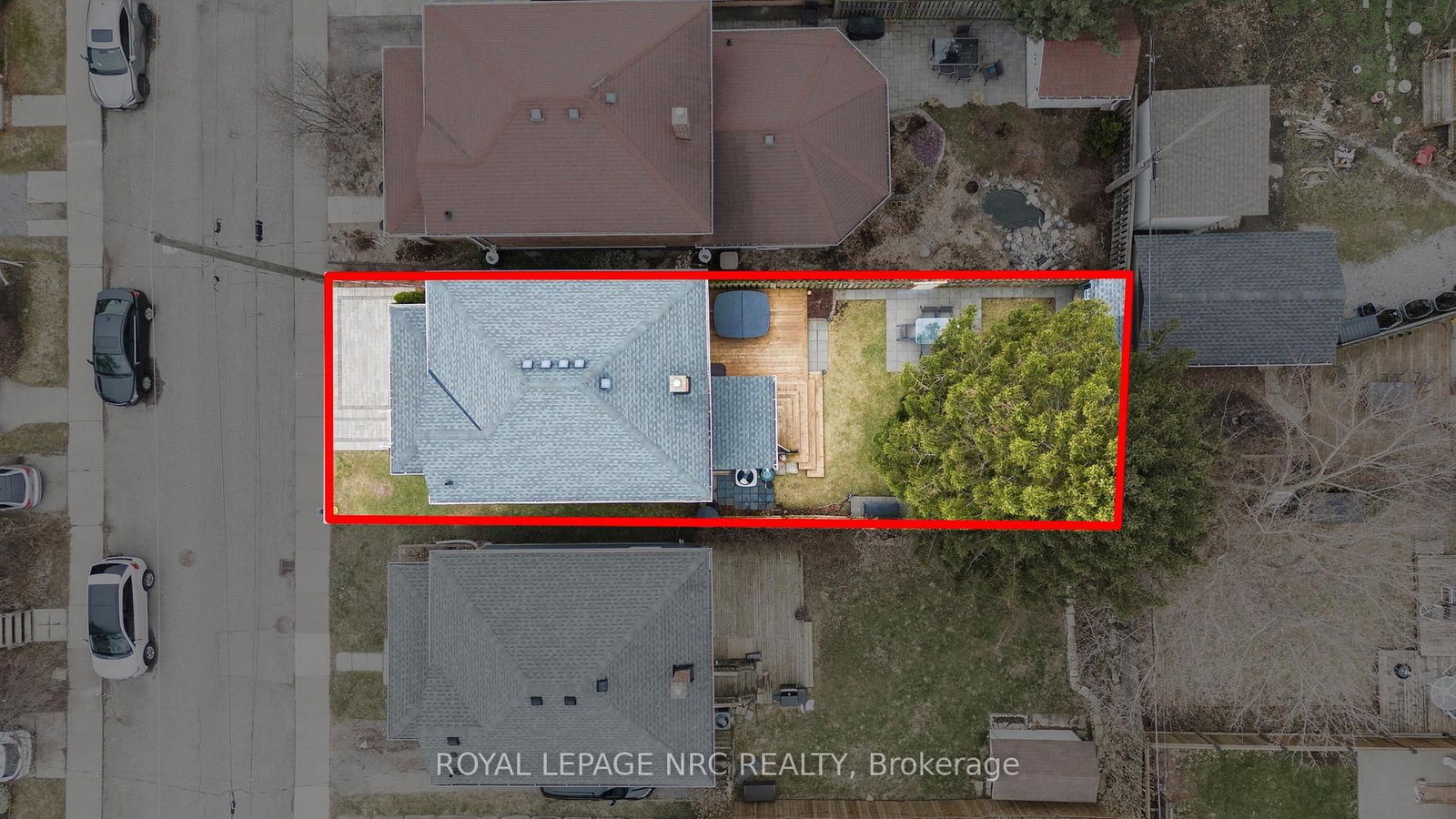 Detached House for sale at 51 Chaplin Avenue, St. Catharines, Ontario, L2R 2E4 - Downtown - MLS: X12981638