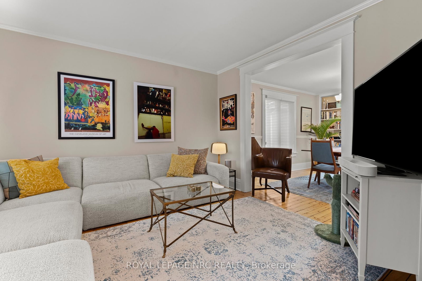 Detached House for sale at 51 Chaplin Avenue, St. Catharines, Ontario, L2R 2E4 - Downtown - MLS: X12981638