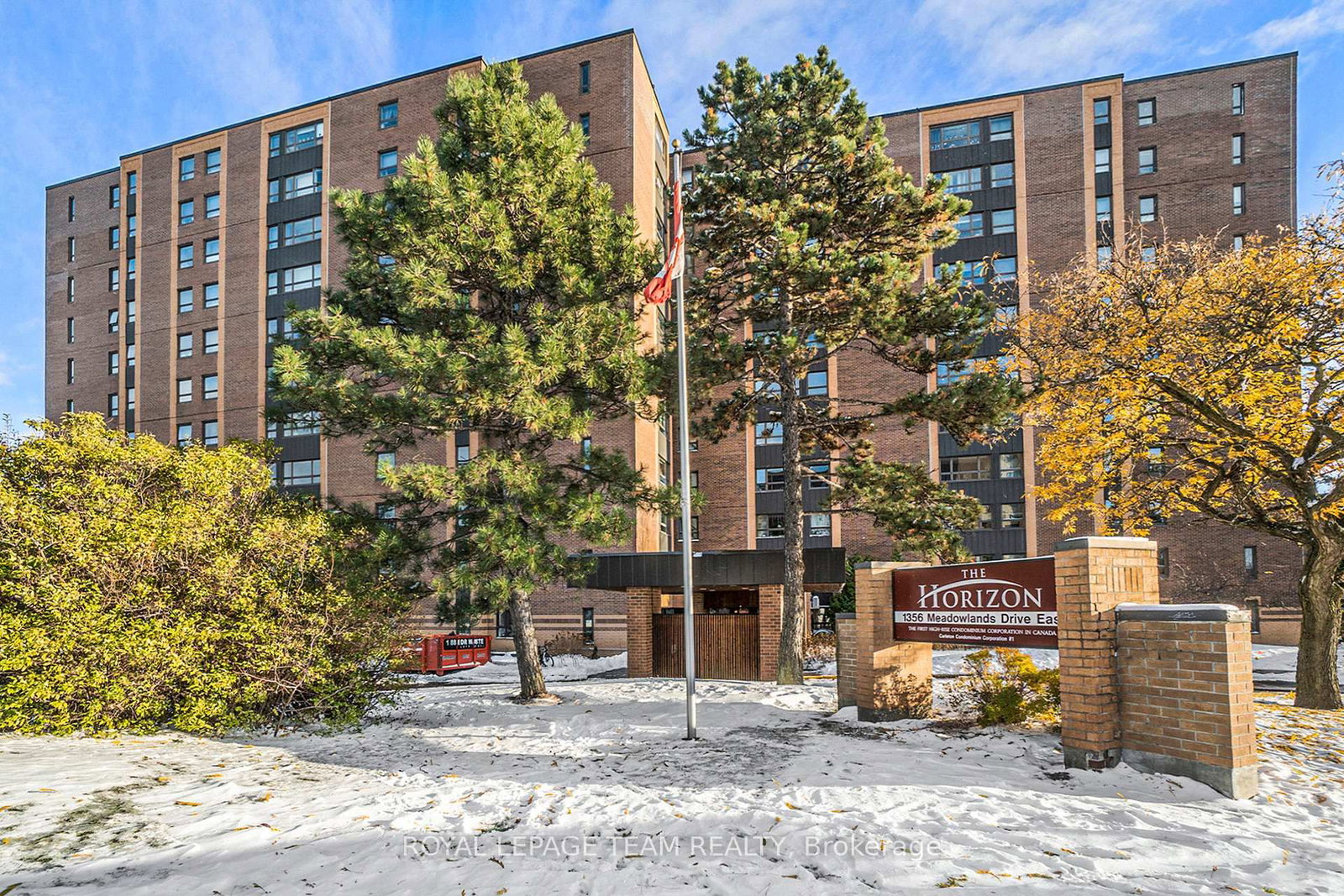 1356 Meadowlands Drive E