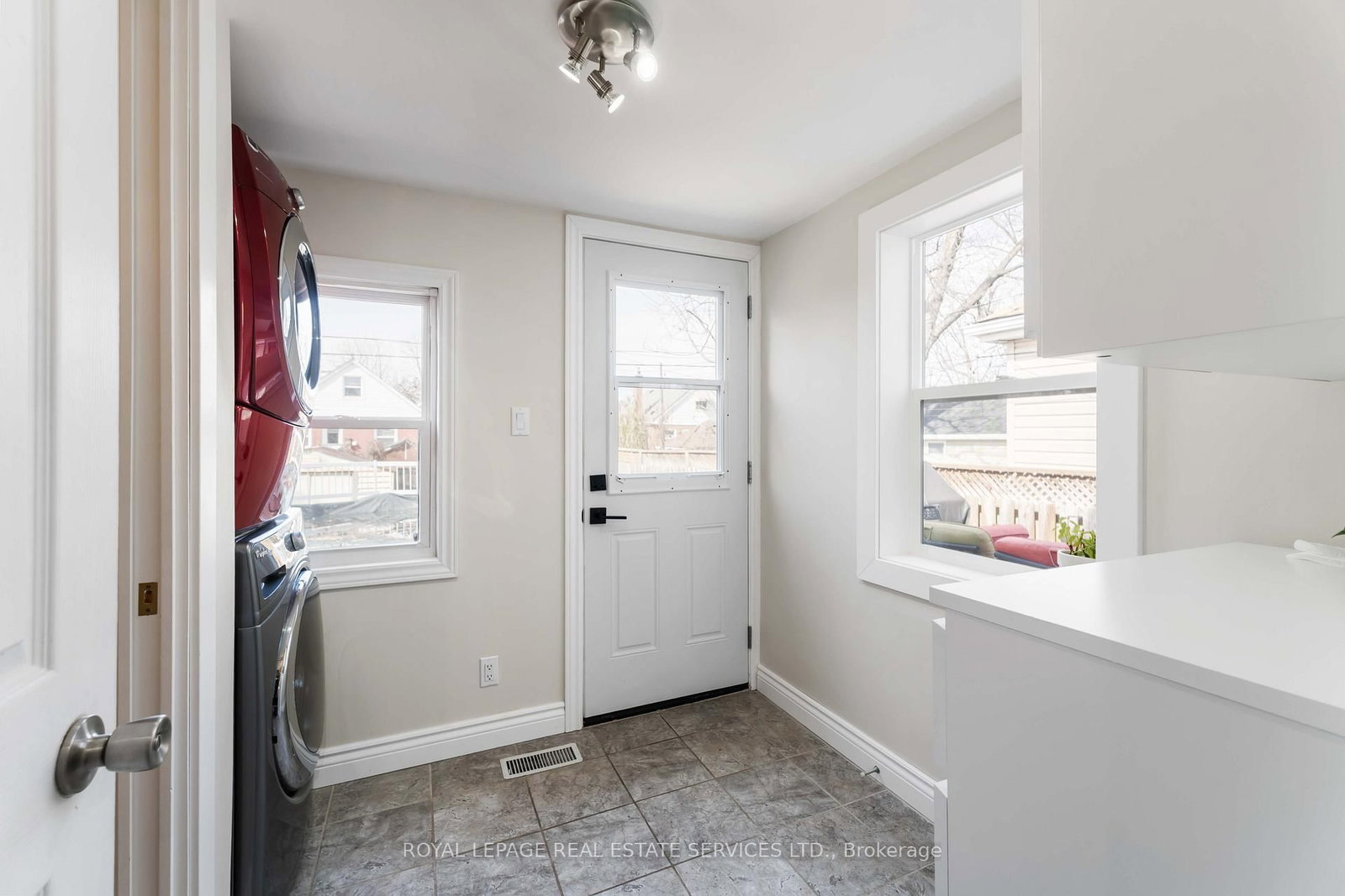 Detached House for sale at 54 Weir Street, Hamilton, Ontario, L8K 3A4 - Bartonville - MLS: X12981768