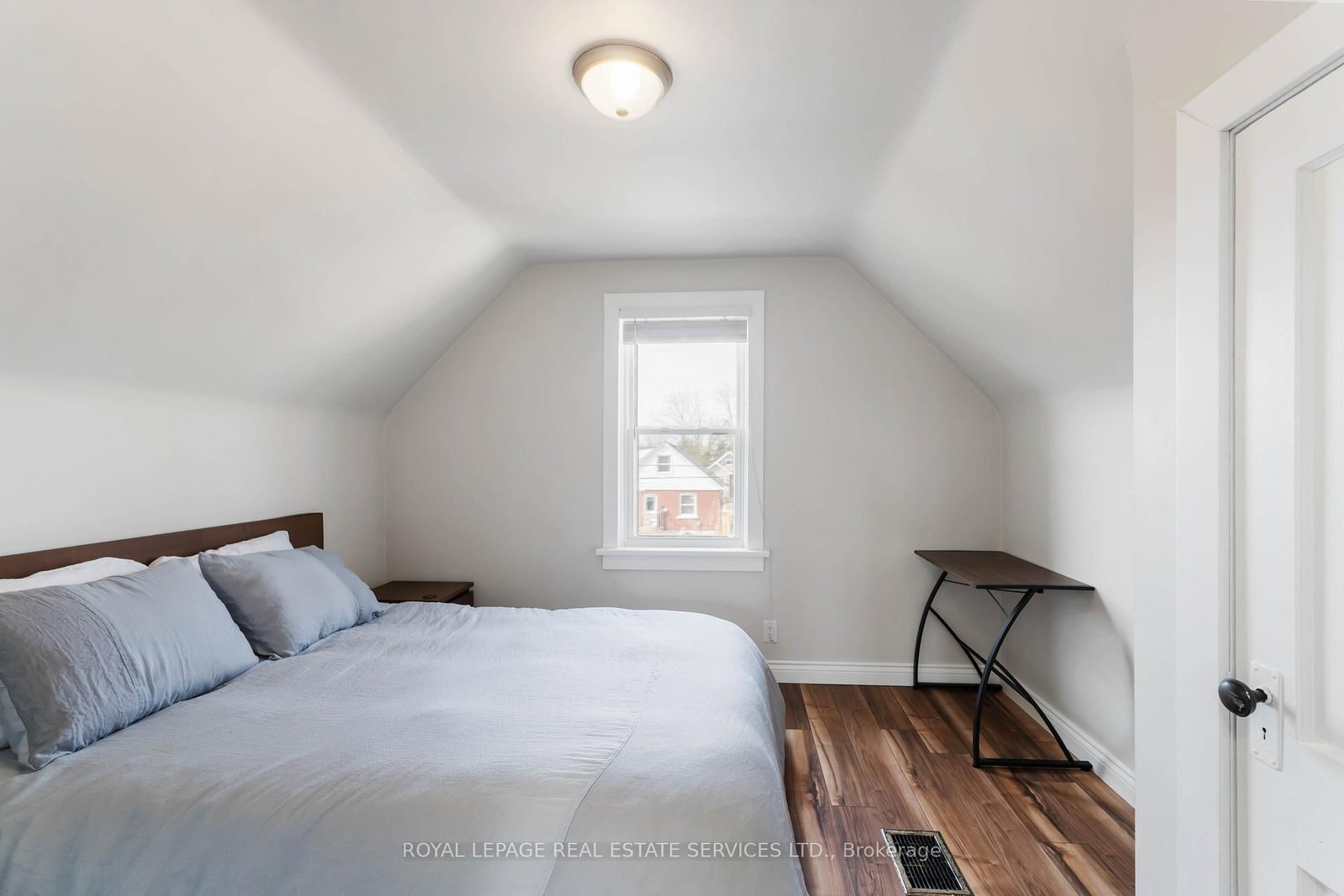 Detached House for sale at 54 Weir Street, Hamilton, Ontario, L8K 3A4 - Bartonville - MLS: X12981768