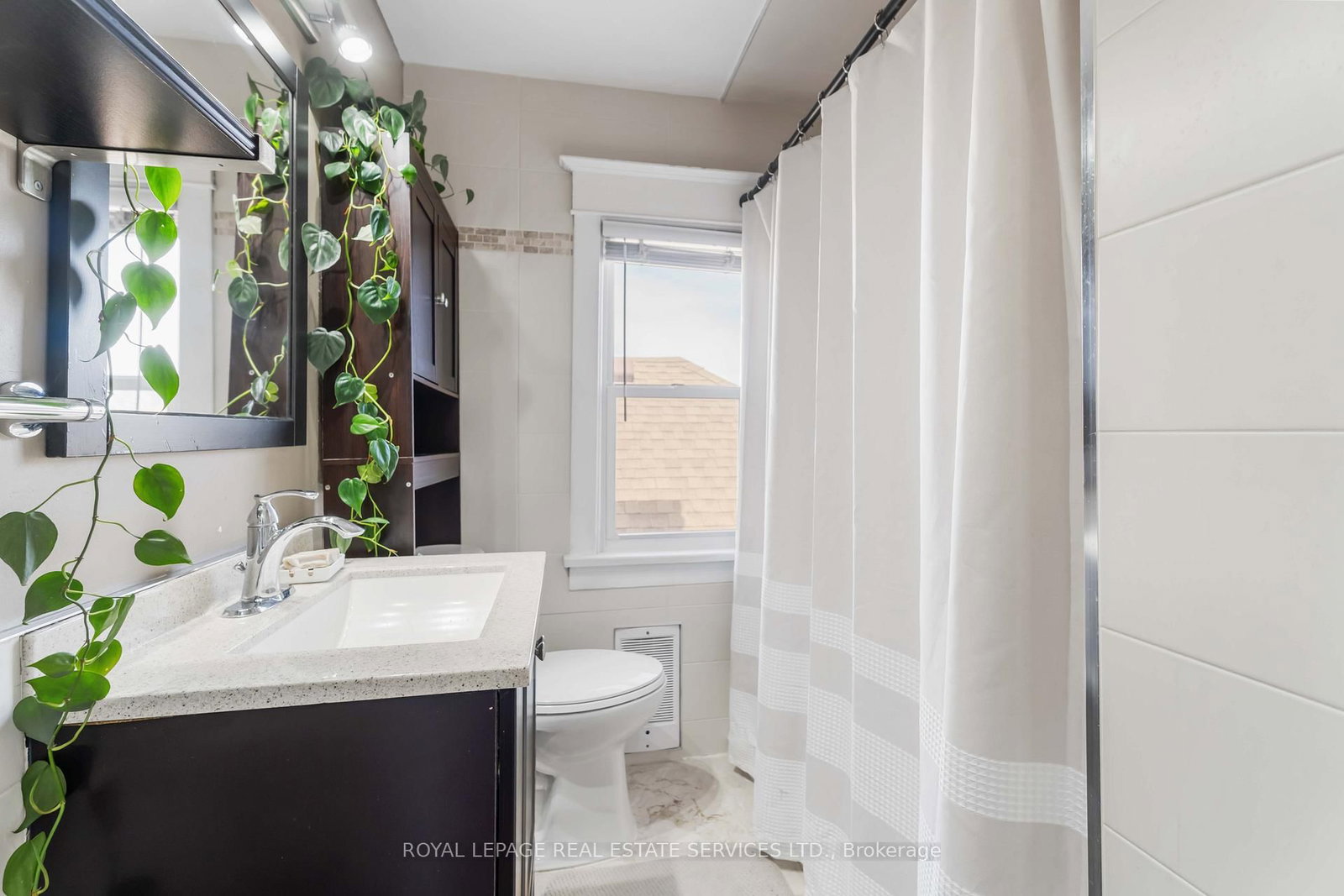 Detached House for sale at 54 Weir Street, Hamilton, Ontario, L8K 3A4 - Bartonville - MLS: X12981768