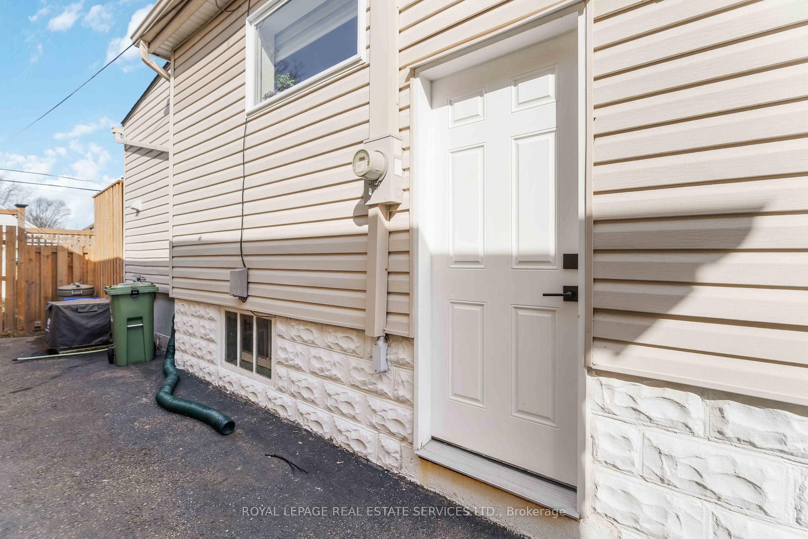 Detached House for sale at 54 Weir Street, Hamilton, Ontario, L8K 3A4 - Bartonville - MLS: X12981768