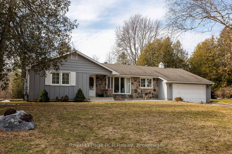 406 Balmy Beach Rd, Georgian Bluffs, N4K 5N4 | Image 2