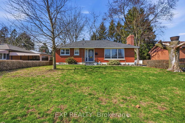 117 LAURENTIAN Drive N