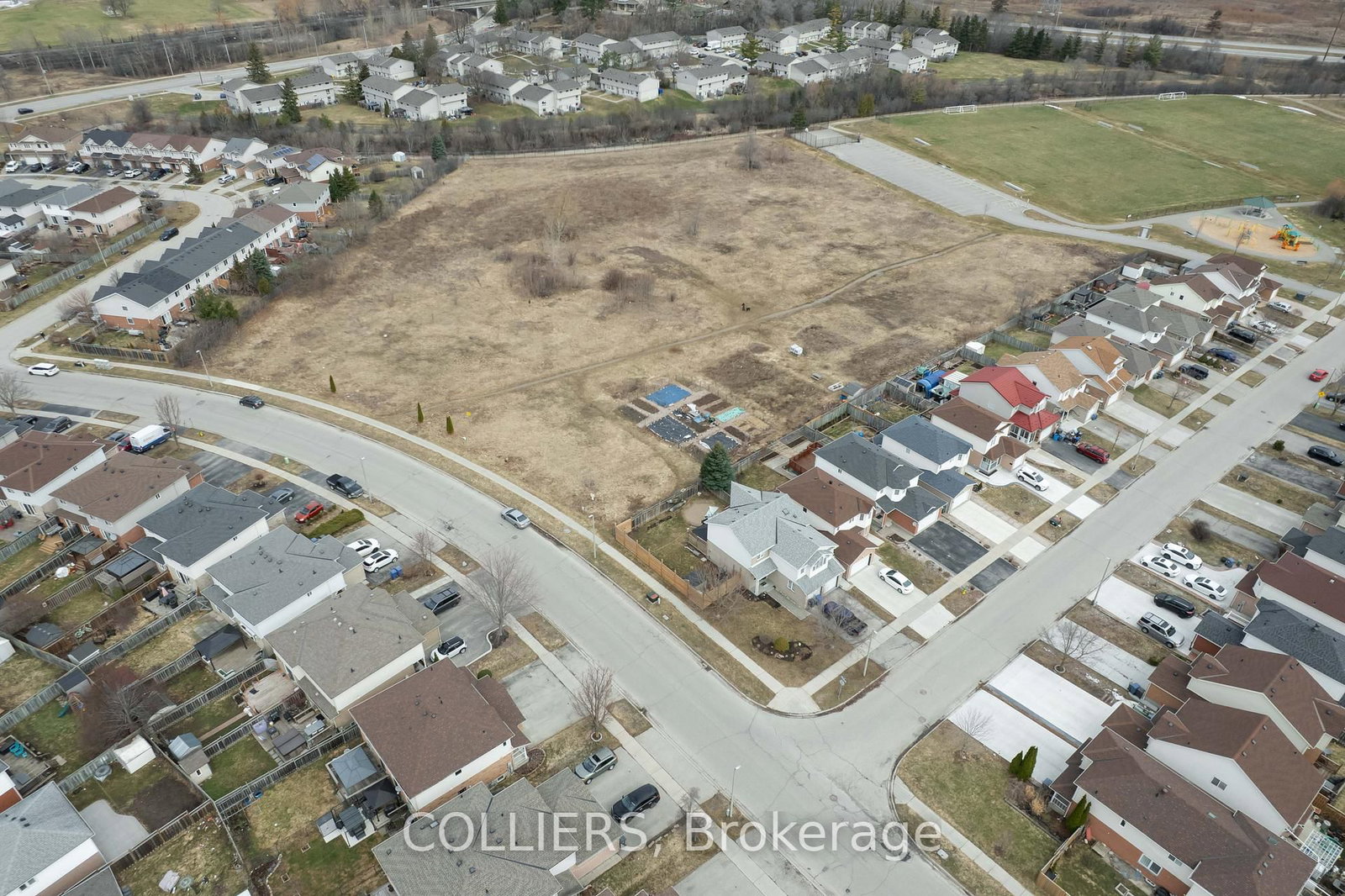 170 Stephanie Drive - Photo 2