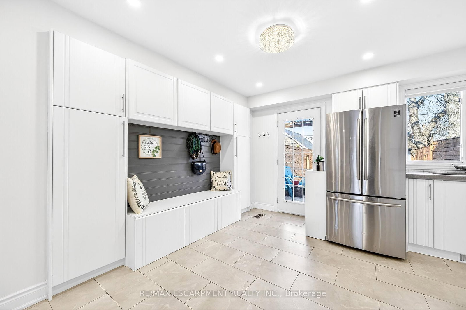 Detached House for sale at 133 Avondale Street, Hamilton, Ontario, L8L 7B9 - Crown Point - MLS: X12981934