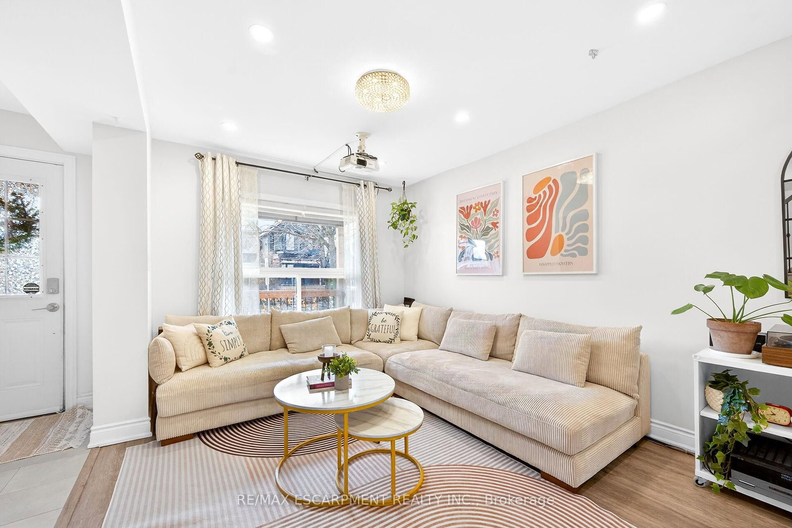 Detached House for sale at 133 Avondale Street, Hamilton, Ontario, L8L 7B9 - Crown Point - MLS: X12981934