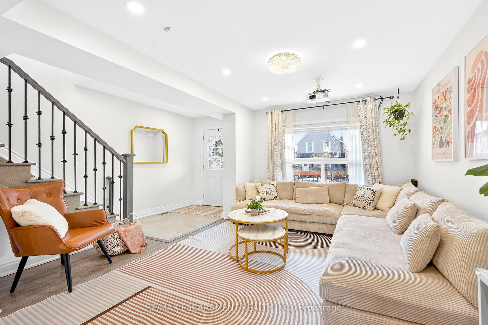 Detached House for sale at 133 Avondale Street, Hamilton, Ontario, L8L 7B9 - Crown Point - MLS: X12981934