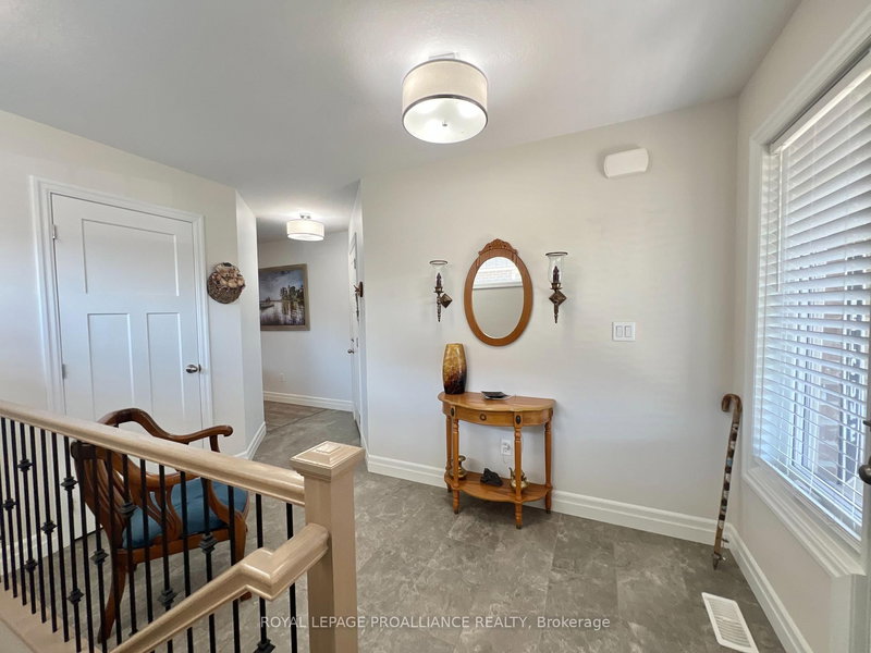 38 Mercedes Dr, Belleville, K8N 0B7 | Image 3