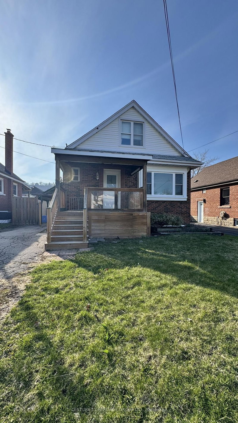 home for lease on Main-166 Erindale Avenue