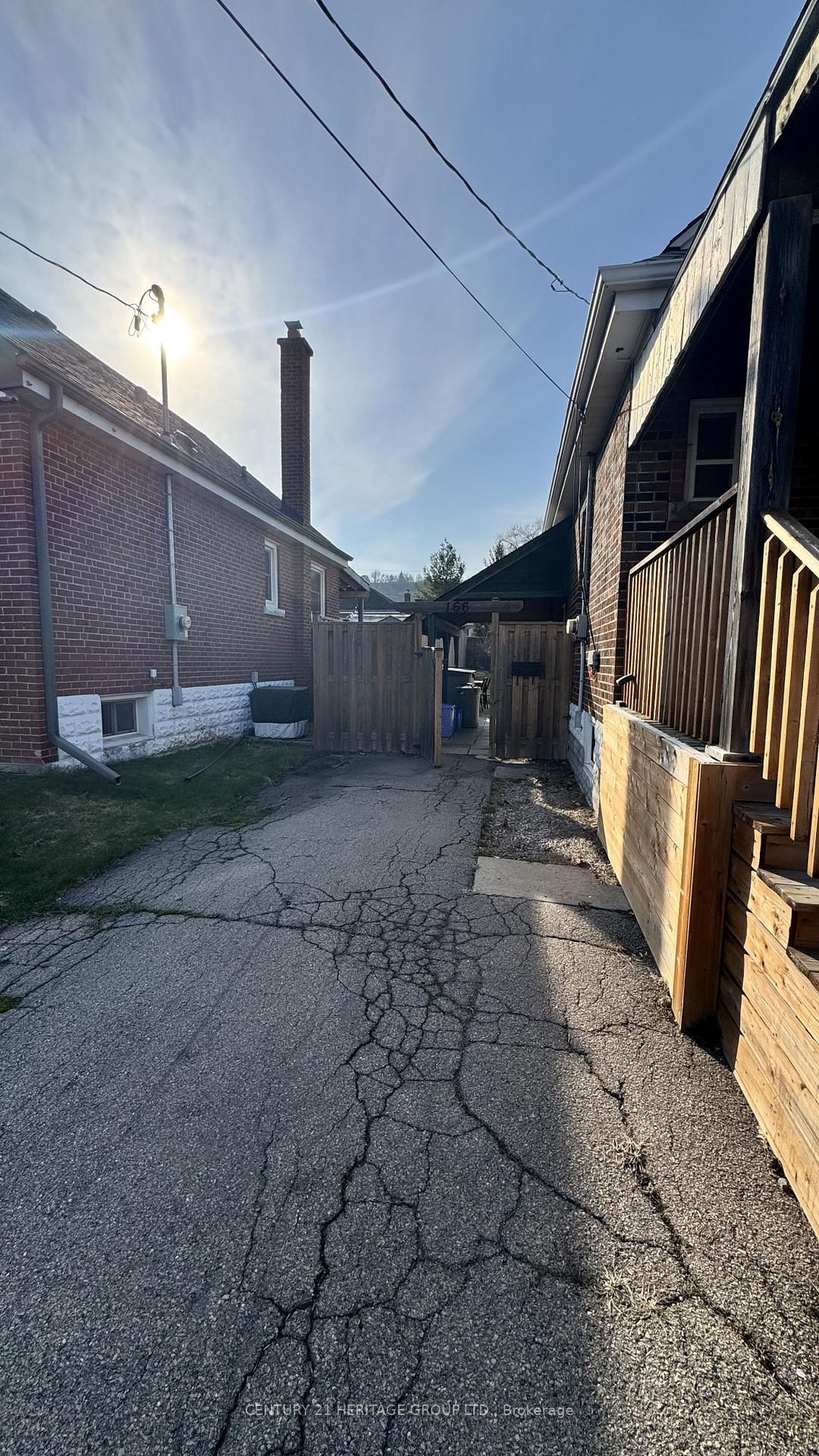 Detached House for lease at Main-166 Erindale Avenue, Hamilton, Ontario, L8K 4R4 - Rosedale - MLS: X12981956