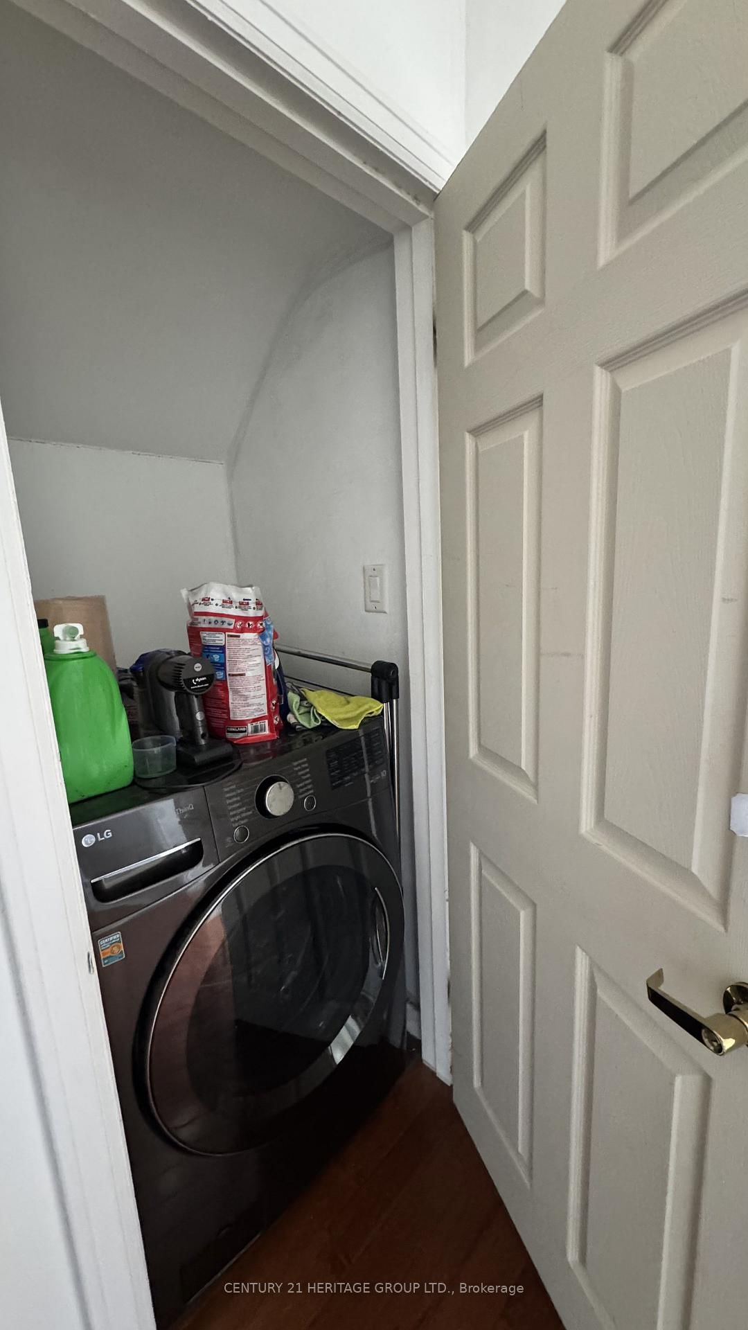 Detached House for lease at Main-166 Erindale Avenue, Hamilton, Ontario, L8K 4R4 - Rosedale - MLS: X12981956