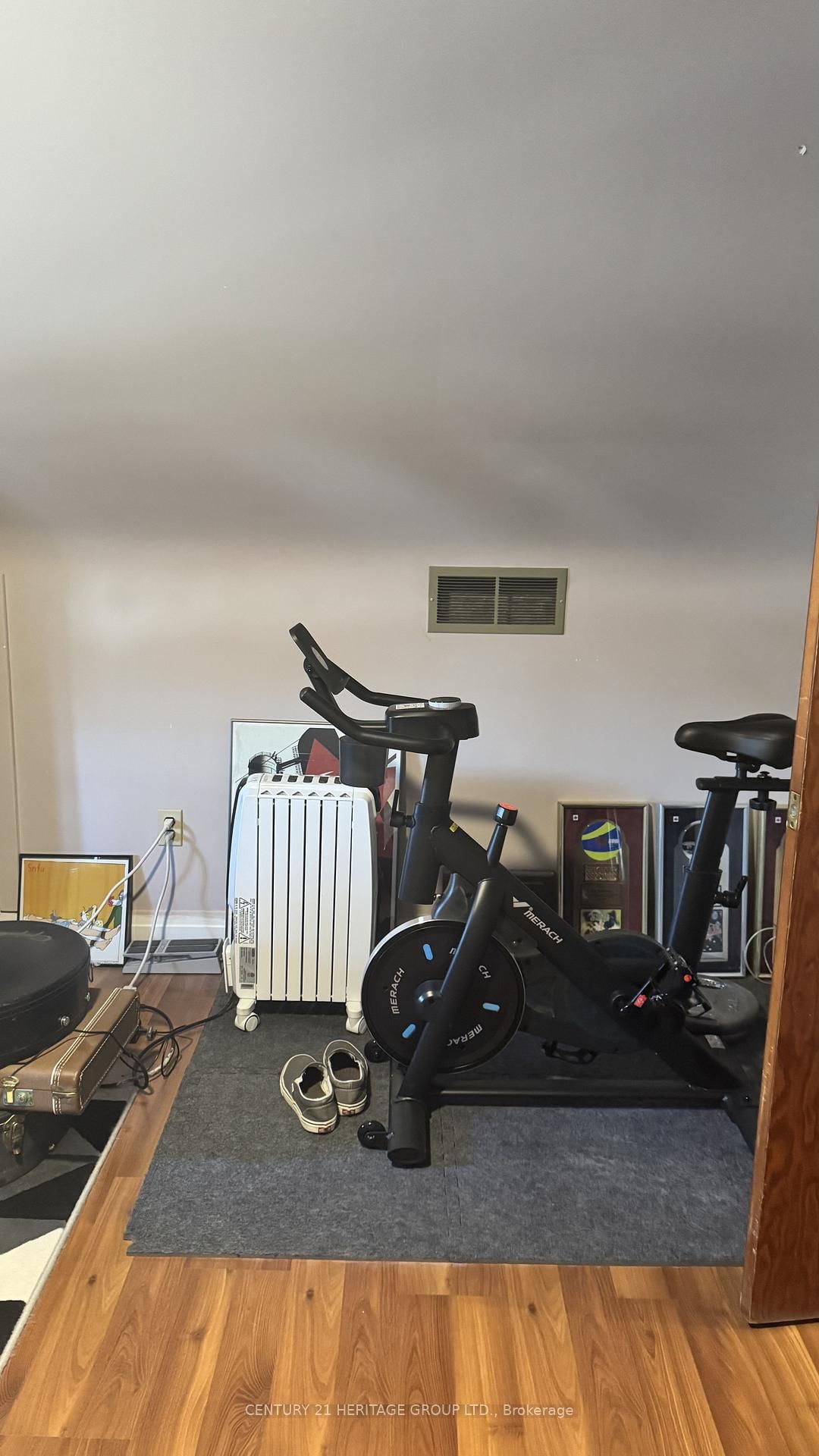 Detached House for lease at Main-166 Erindale Avenue, Hamilton, Ontario, L8K 4R4 - Rosedale - MLS: X12981956