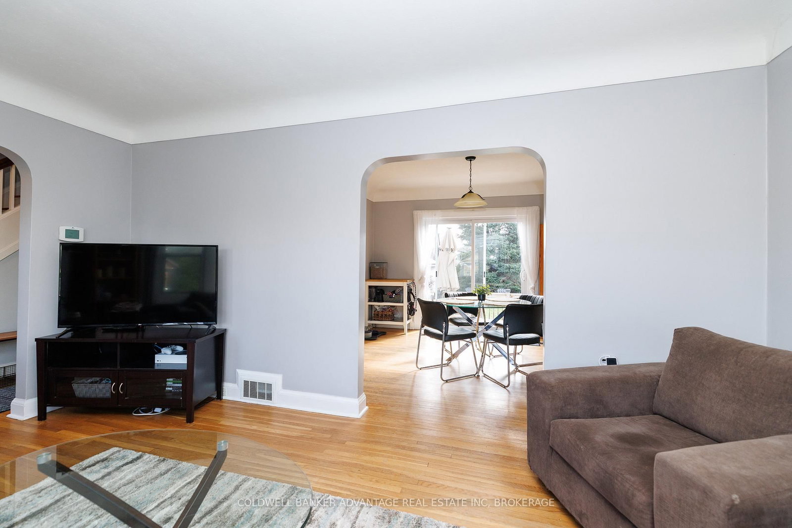 Detached House for sale at 6 BRUCE Street, St. Catharines, Ontario, L2R 5S6 - Downtown - MLS: X12982002