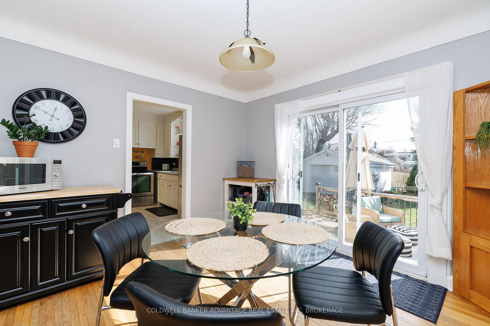 Detached House for sale at 6 BRUCE Street, St. Catharines, Ontario, L2R 5S6 - Downtown - MLS: X12982002