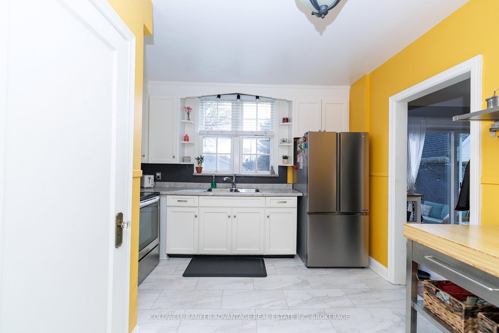 Detached House for sale at 6 BRUCE Street, St. Catharines, Ontario, L2R 5S6 - Downtown - MLS: X12982002