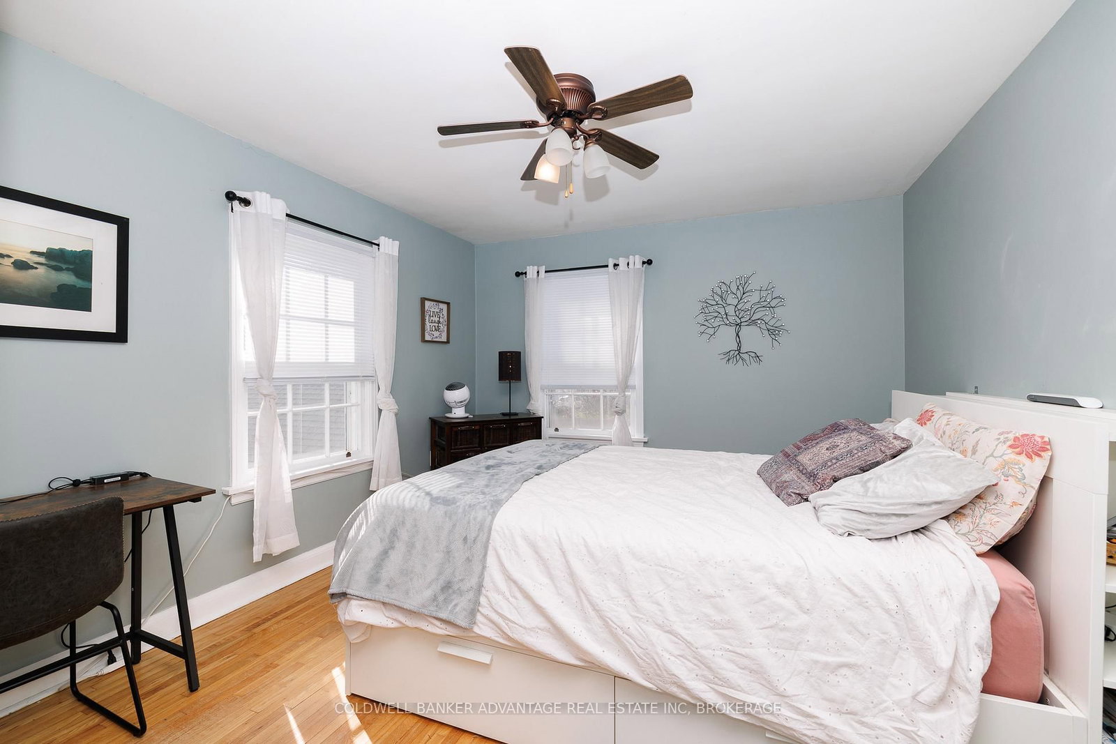 Detached House for sale at 6 BRUCE Street, St. Catharines, Ontario, L2R 5S6 - Downtown - MLS: X12982002