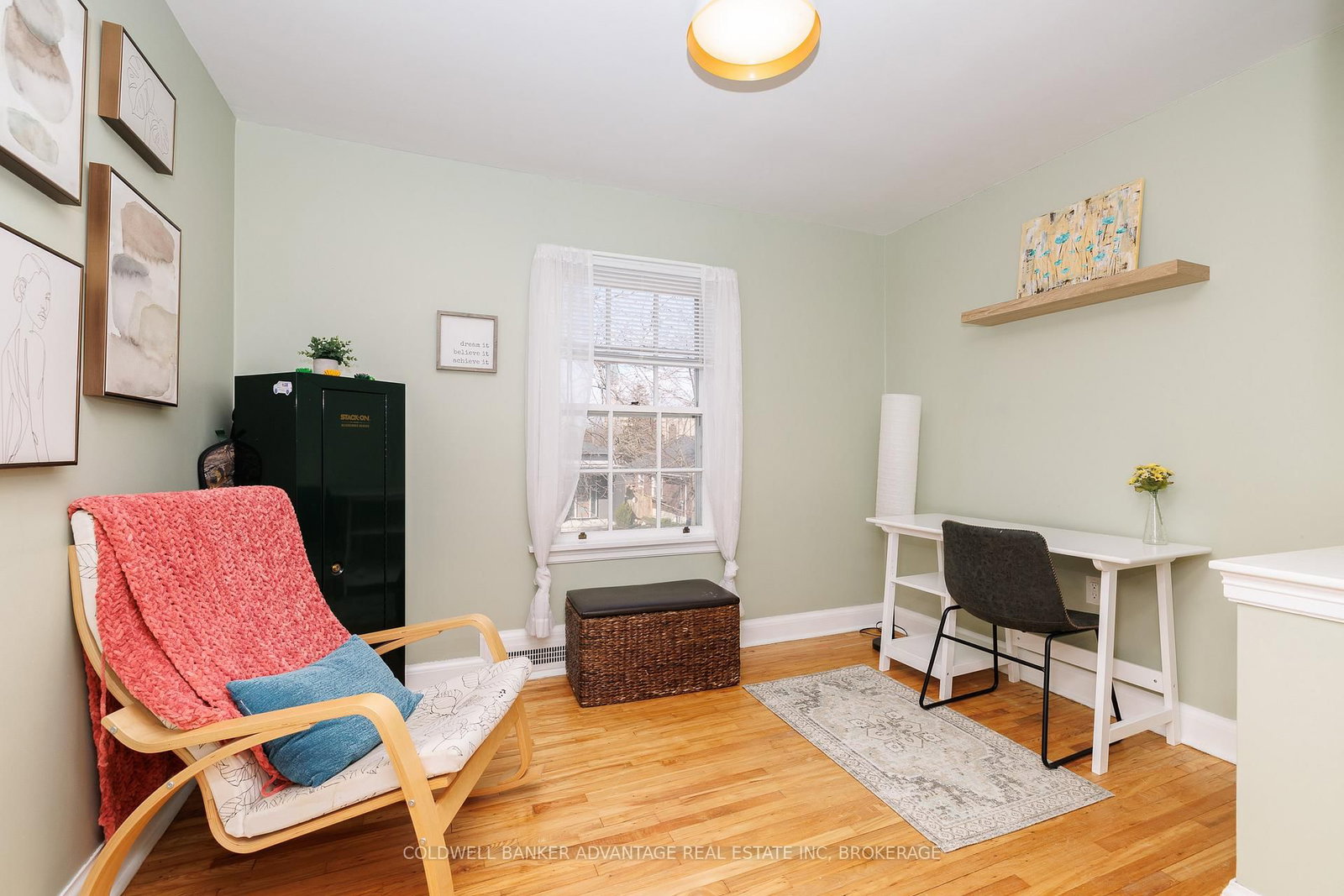 Detached House for sale at 6 BRUCE Street, St. Catharines, Ontario, L2R 5S6 - Downtown - MLS: X12982002