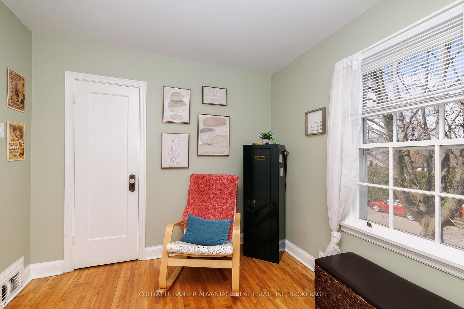 Detached House for sale at 6 BRUCE Street, St. Catharines, Ontario, L2R 5S6 - Downtown - MLS: X12982002