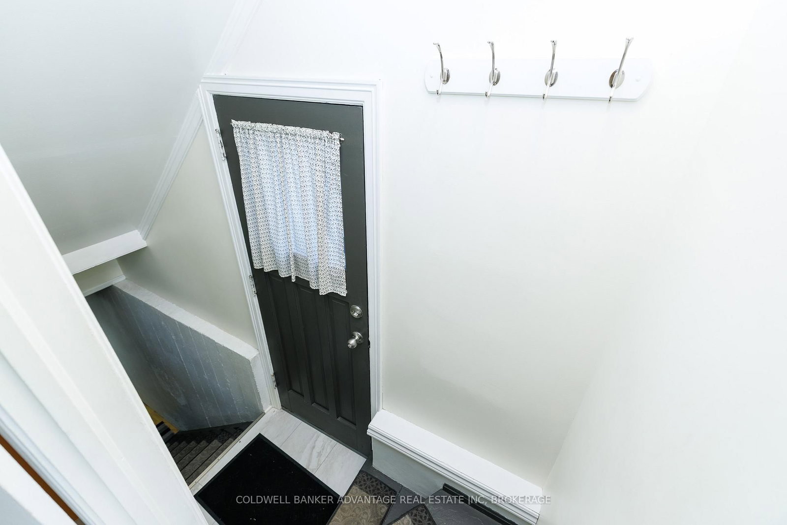 Detached House for sale at 6 BRUCE Street, St. Catharines, Ontario, L2R 5S6 - Downtown - MLS: X12982002