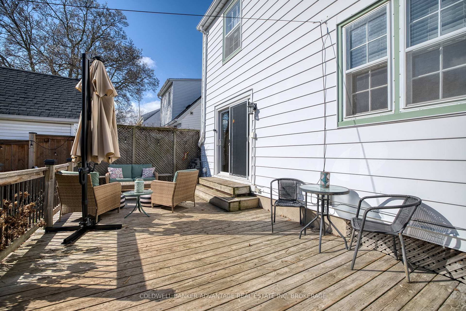 Detached House for sale at 6 BRUCE Street, St. Catharines, Ontario, L2R 5S6 - Downtown - MLS: X12982002