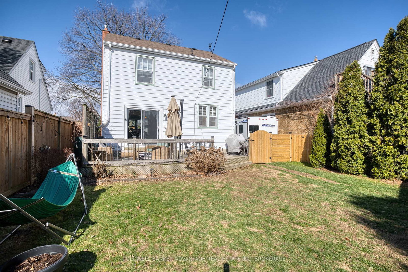 Detached House for sale at 6 BRUCE Street, St. Catharines, Ontario, L2R 5S6 - Downtown - MLS: X12982002