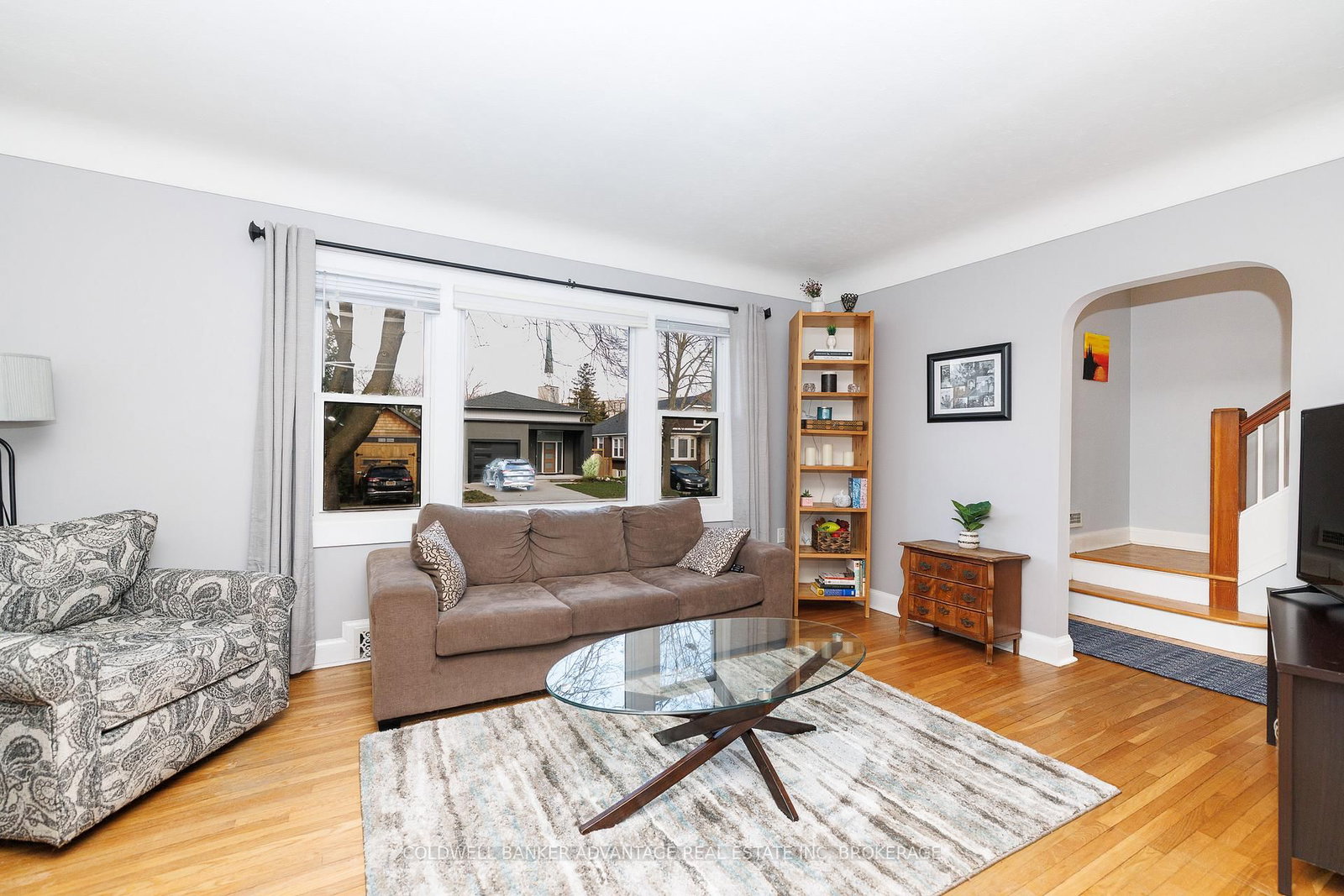 Detached House for sale at 6 BRUCE Street, St. Catharines, Ontario, L2R 5S6 - Downtown - MLS: X12982002