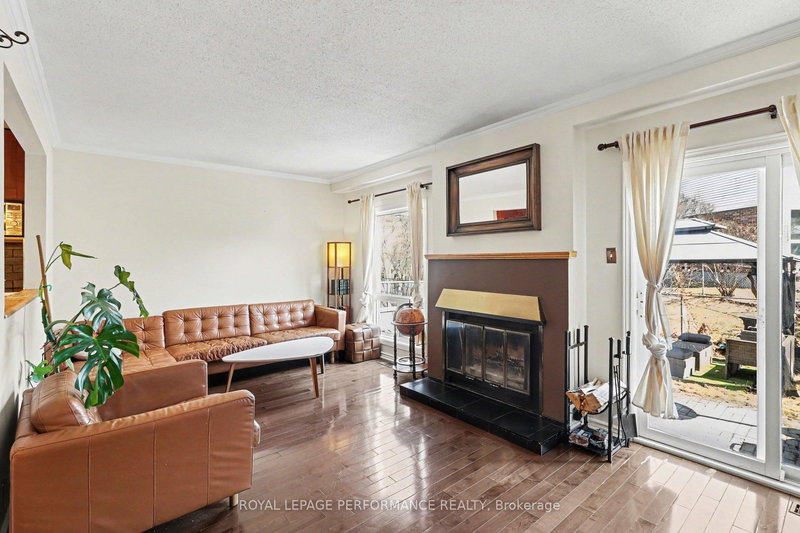 7004 Bilberry Dr, Ottawa, K1C 3R6 | Image 3