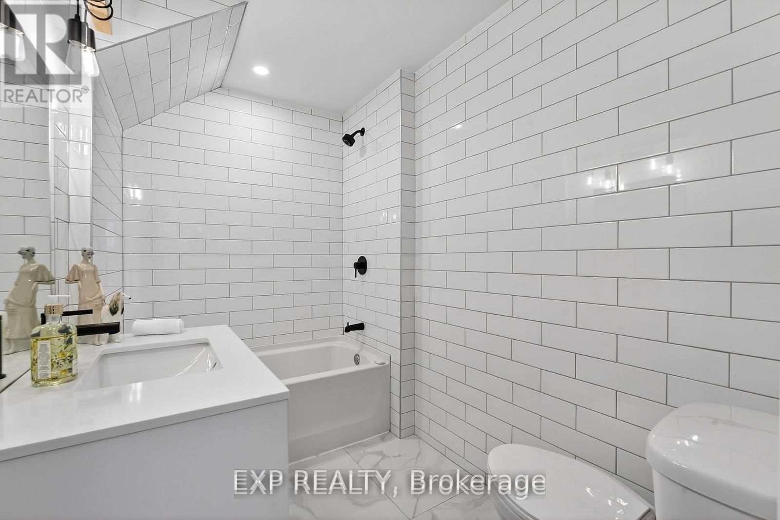 Detached House for sale at 34 Pancake Lane, Pelham, Ontario, L3E 0J5 - Fonthill - MLS: X12982024