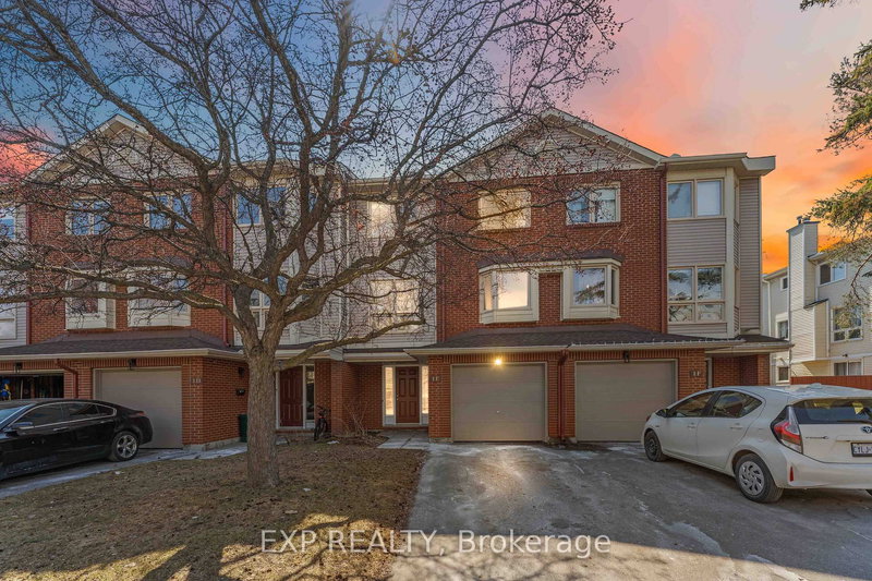 E - 1 Crestlea Cres, Ottawa, K2G 4N1 | Image 2