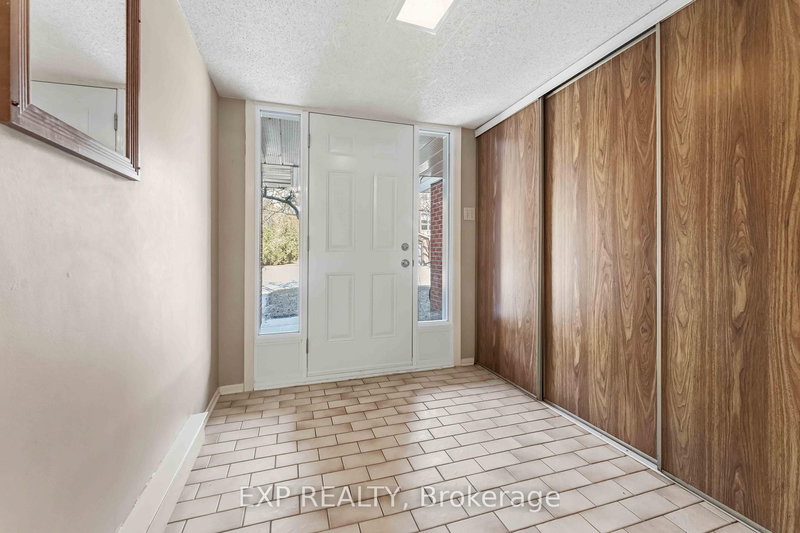 E - 1 Crestlea Cres, Ottawa, K2G 4N1 | Image 3