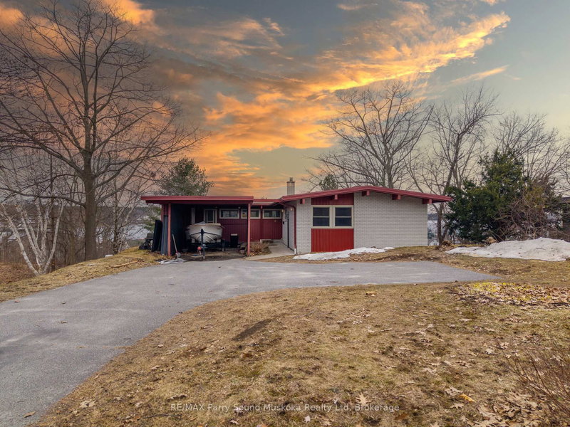 8 Sunset Ave, Parry Sound, P2A 1A5 | Image 2