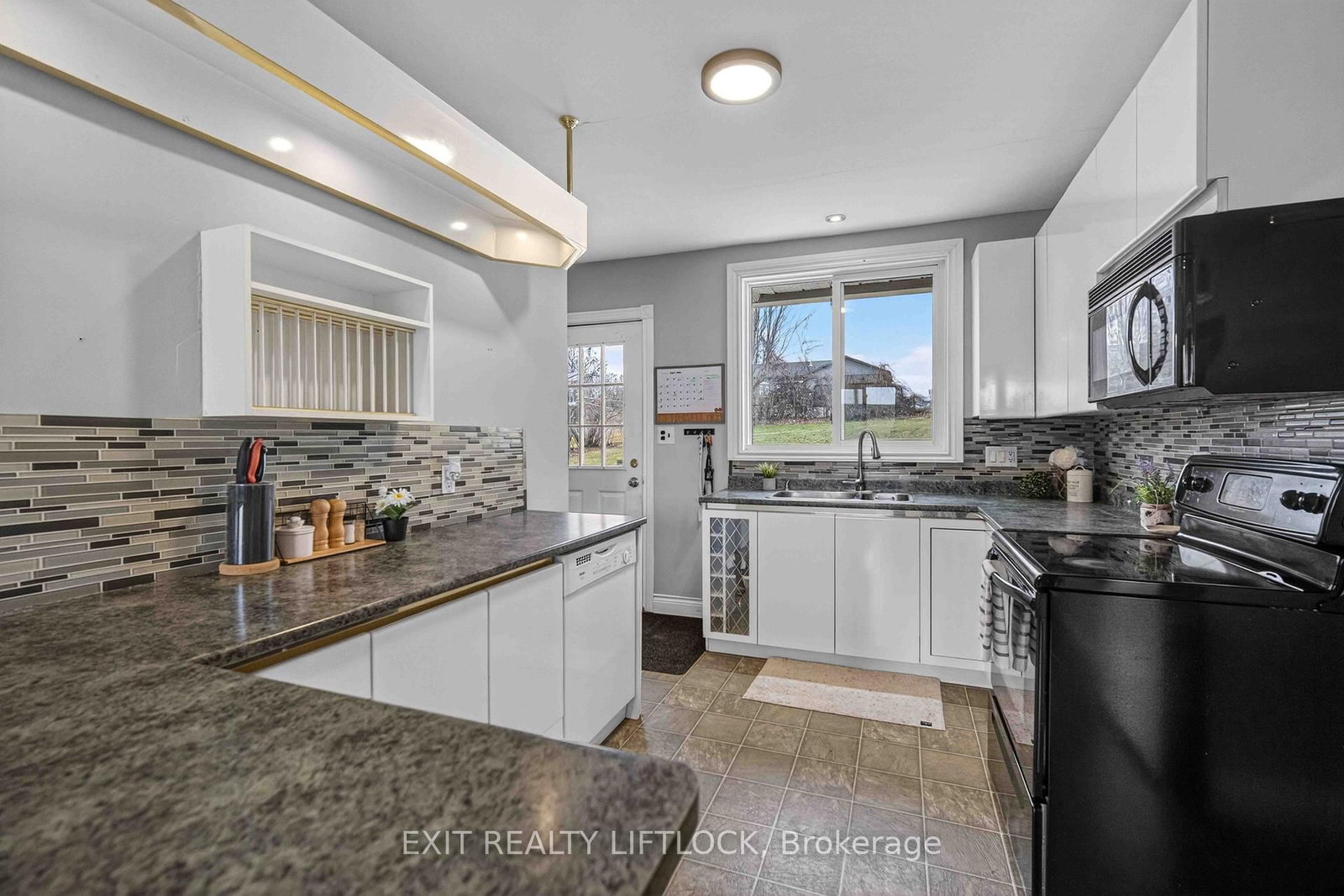 1833 Keene Road • Otonabee-South Monaghan, ON photo 5