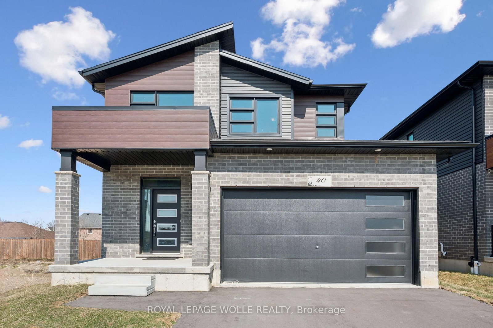 40 Moon Crescent - Photo 2