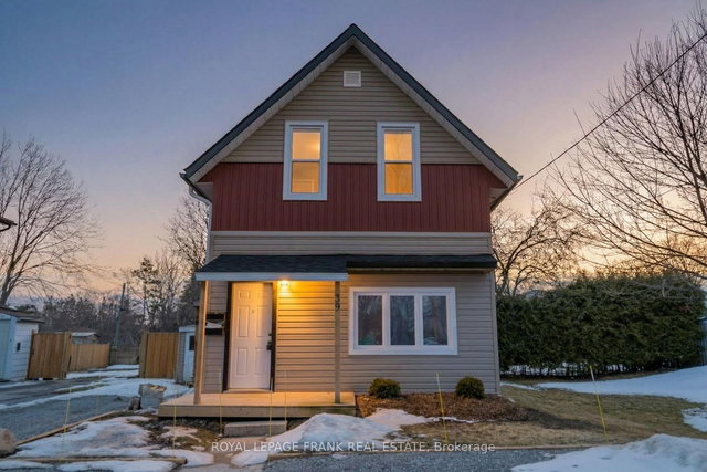 Upper - 39 Glenelg Street E