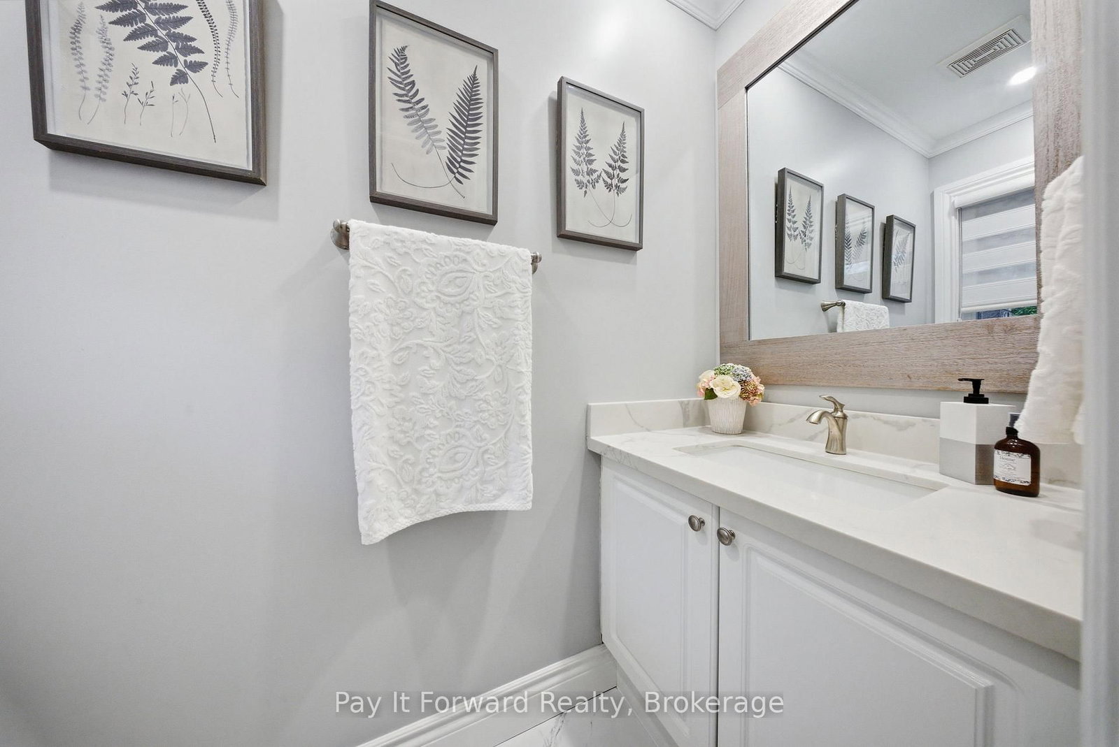 Detached House for sale at 76 Shadyglen Drive, Hamilton, Ontario, L8J 3W8 - Stoney Creek Mountain - MLS: X12982520