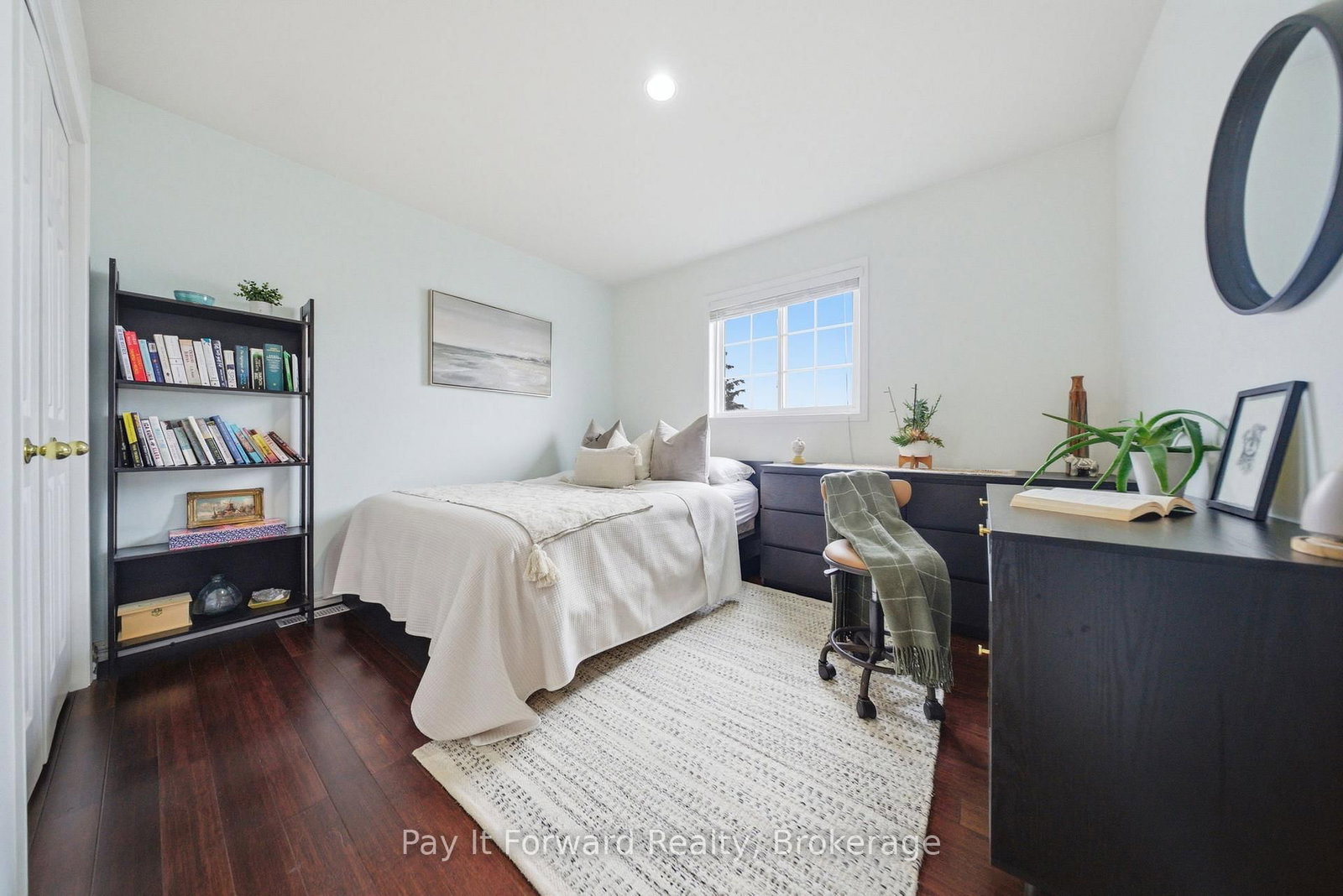 Detached House for sale at 76 Shadyglen Drive, Hamilton, Ontario, L8J 3W8 - Stoney Creek Mountain - MLS: X12982520