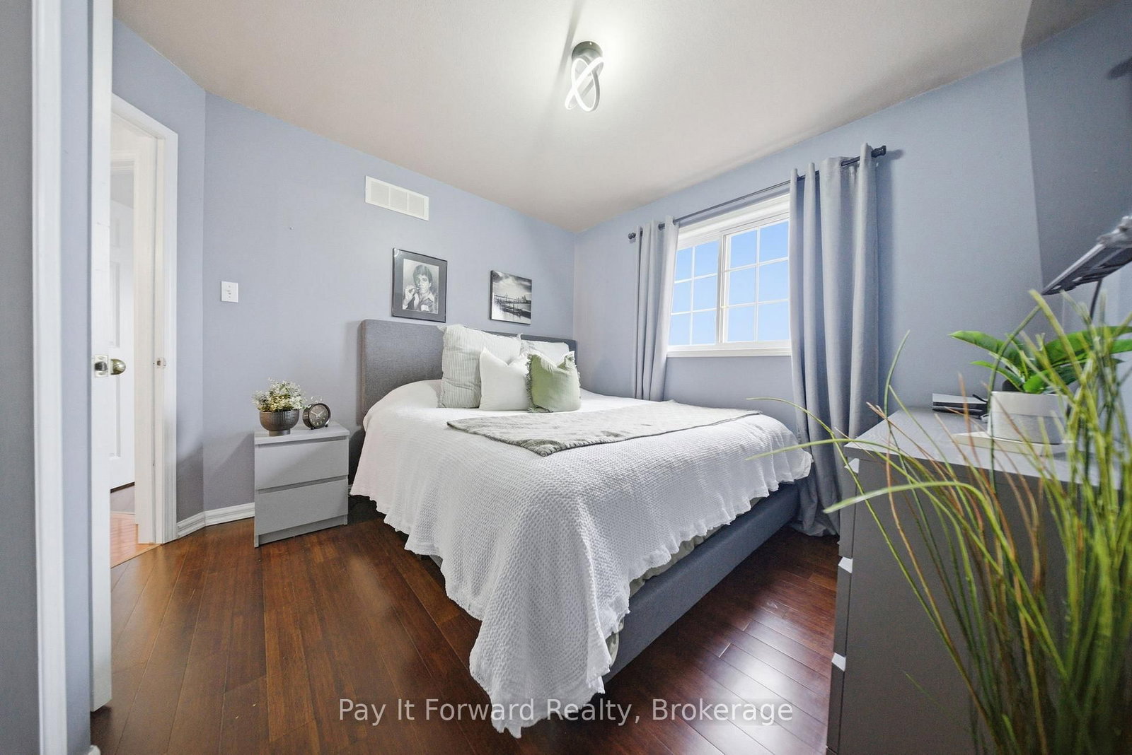 Detached House for sale at 76 Shadyglen Drive, Hamilton, Ontario, L8J 3W8 - Stoney Creek Mountain - MLS: X12982520