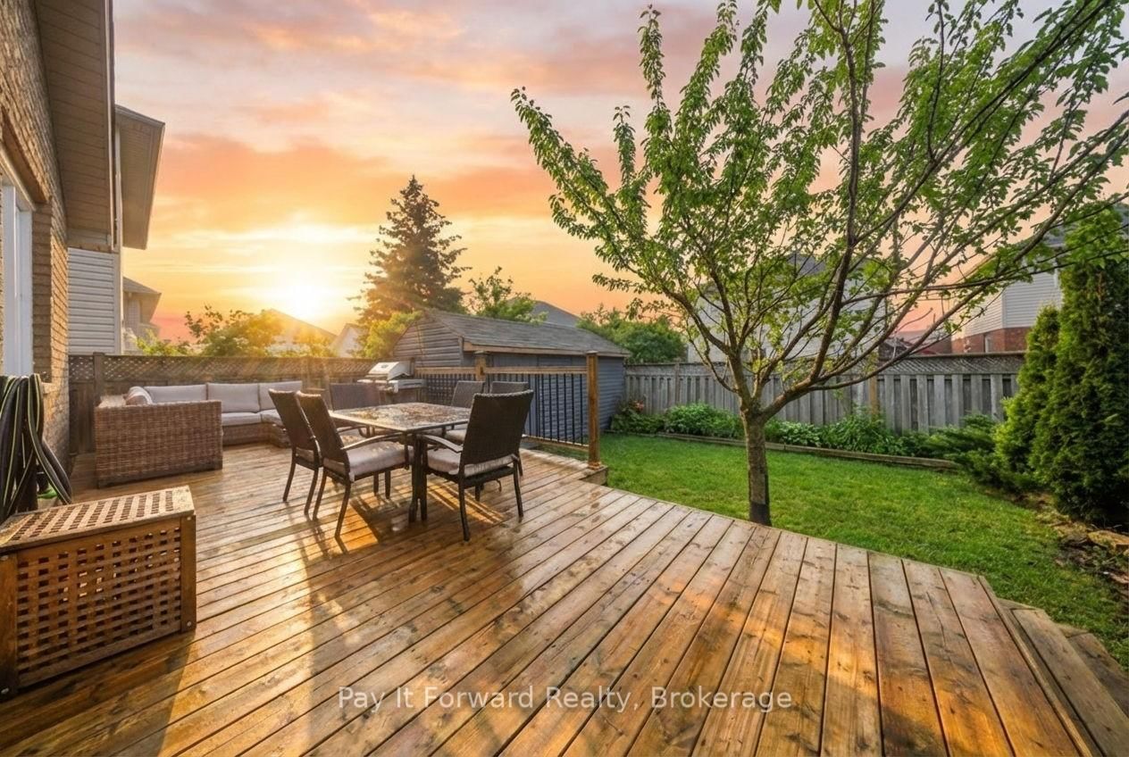 Detached House for sale at 76 Shadyglen Drive, Hamilton, Ontario, L8J 3W8 - Stoney Creek Mountain - MLS: X12982520